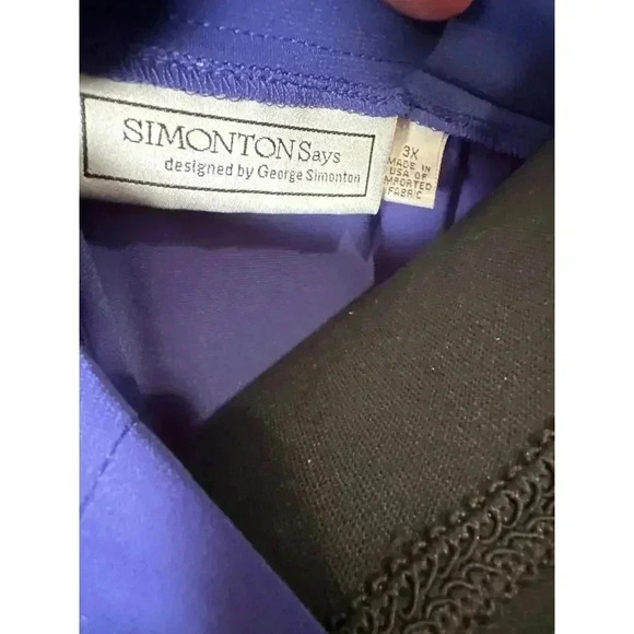 Plus size Simomton Says 3X Royal Blue blouse with peekaboo neckline - Picture 4 of 5